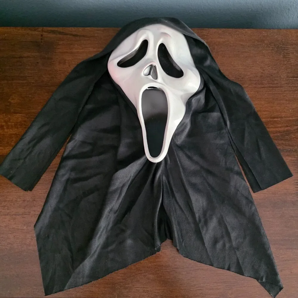 Scream Mask Ghost Face Fun World Div Fantastic Faces 2011 READ